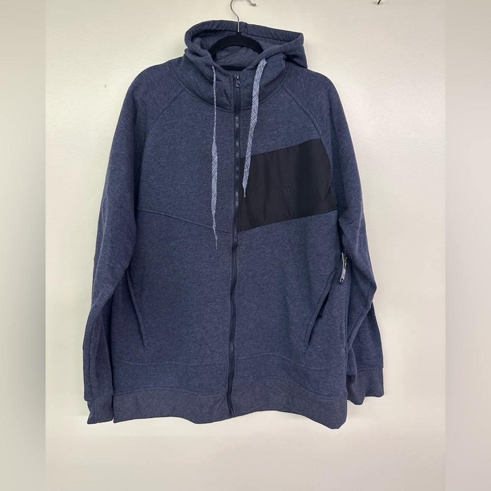 Beverly Hills Polo Club. Size XL.